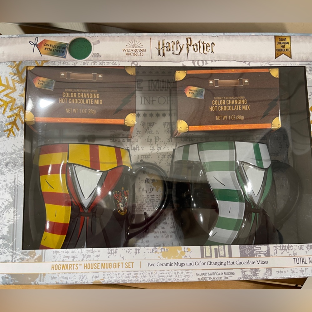 Harry Potter Gryffindor 🦁❤️ & Slytherin 🐍💚 Hogwarts Robe Mug Set w/hot cocoa NWT
